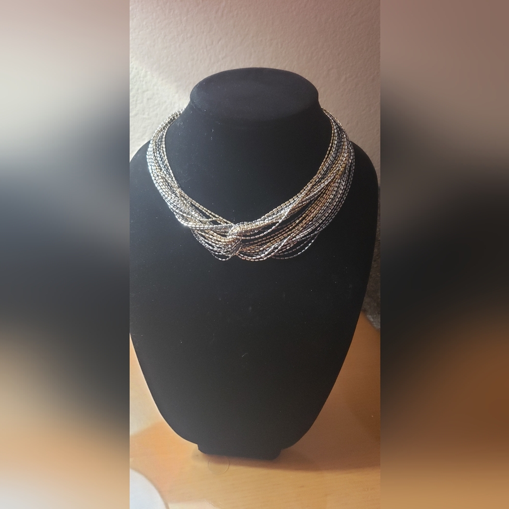 Short necklace